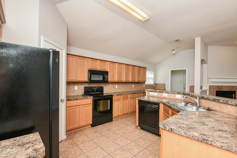 2,250/Mo, 6548 Fitzgerald St Fort Worth, TX 76179 Kitchen View 3