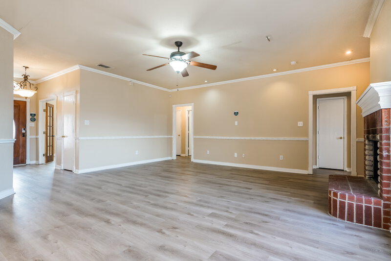 2,430/Mo, 7001 Spoonbill Ct Arlington, TX 76002 Living Room View 2