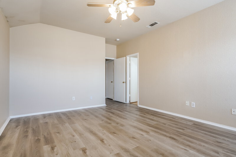 2,430/Mo, 7001 Spoonbill Ct Arlington, TX 76002 Main Bedroom View 2