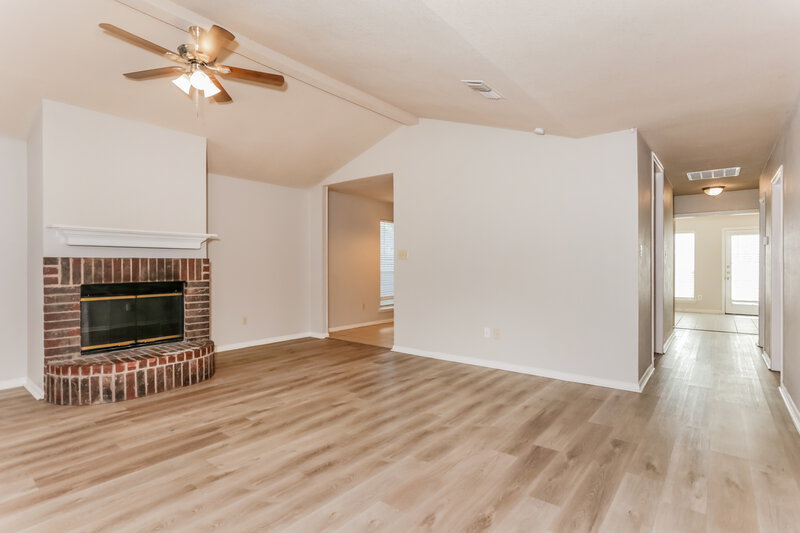 1,795/Mo, 2092 Paint Pony Ln Keller, TX 76248 Living Room View 2