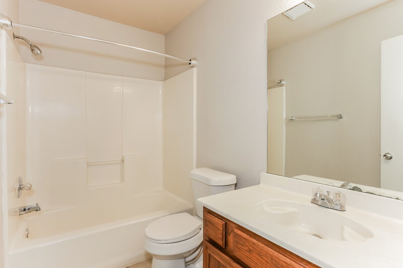 1,795/Mo, 2092 Paint Pony Ln Keller, TX 76248 Bathroom View