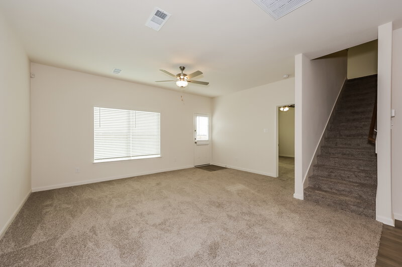 2,570/Mo, 9609 Klondike Dr Fort Worth, TX 76140 Living Room View