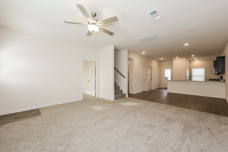 2,570/Mo, 9609 Klondike Dr Fort Worth, TX 76140 Living Room View 2