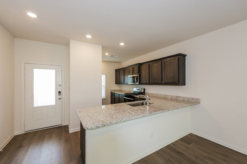 2,570/Mo, 9609 Klondike Dr Fort Worth, TX 76140 Kitchen View 2