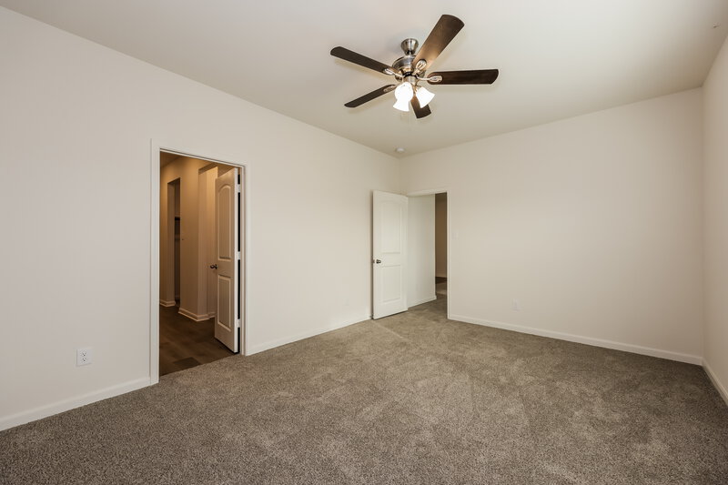 2,570/Mo, 9609 Klondike Dr Fort Worth, TX 76140 Main Bedroom View 2