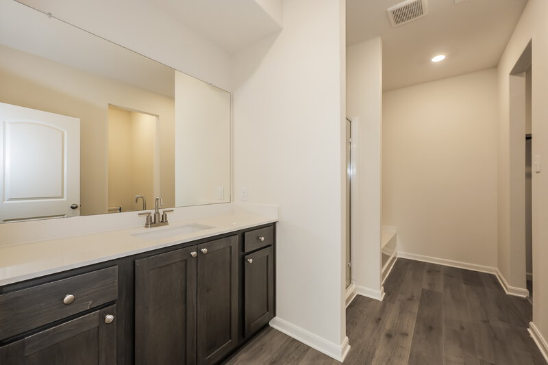 2,570/Mo, 9609 Klondike Dr Fort Worth, TX 76140 Main Bathroom View