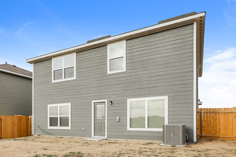 2,570/Mo, 9609 Klondike Dr Fort Worth, TX 76140 Rear View