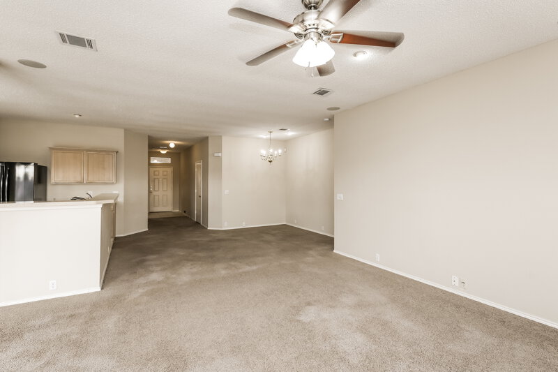 2,230/Mo, 1402 Kilkenny Dr Arlington, TX 76002 Living Room View 2
