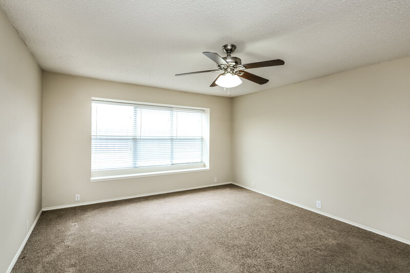 2,230/Mo, 1402 Kilkenny Dr Arlington, TX 76002 Main Bedroom View 2
