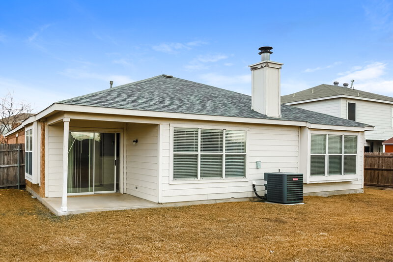 2,230/Mo, 1402 Kilkenny Dr Arlington, TX 76002 Rear View