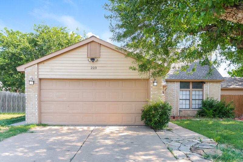 2,295/Mo, 223 Sunset Dr Glenn Heights, TX 75154 External View