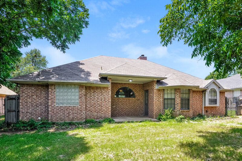 2,235/Mo, 752 Bryan Dr Burleson, TX 76028 Rear View