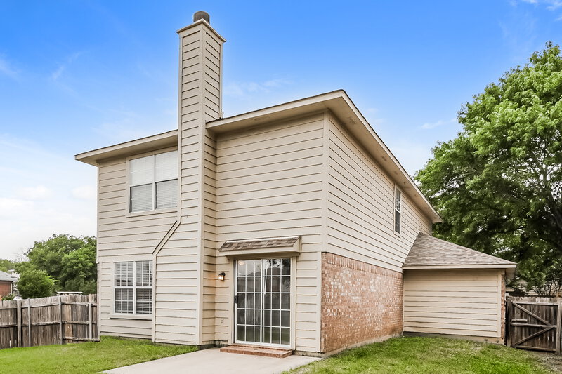 1,960/Mo, 2921 Stonewall Ln Fort Worth, TX 76123 Rear View