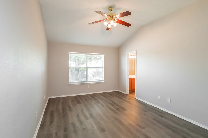2,630/Mo, 6441 Riverwater Trl Fort Worth, TX 76179 Main Bedroom View