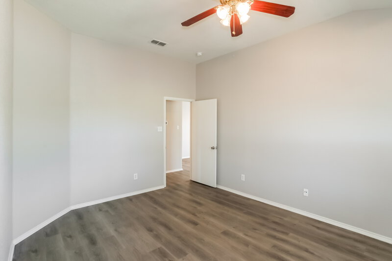 2,630/Mo, 6441 Riverwater Trl Fort Worth, TX 76179 Main Bedroom View 2