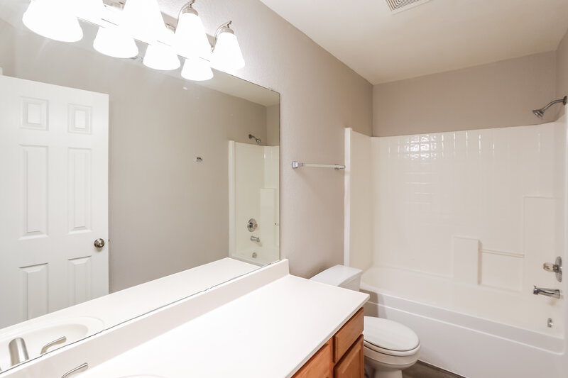 2,630/Mo, 6441 Riverwater Trl Fort Worth, TX 76179 Bathroom View