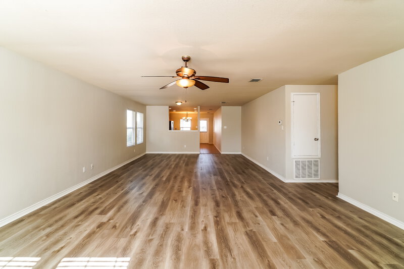 1,805/Mo, 229 Weber River Trl Fort Worth, TX 76140 Living Room View 2