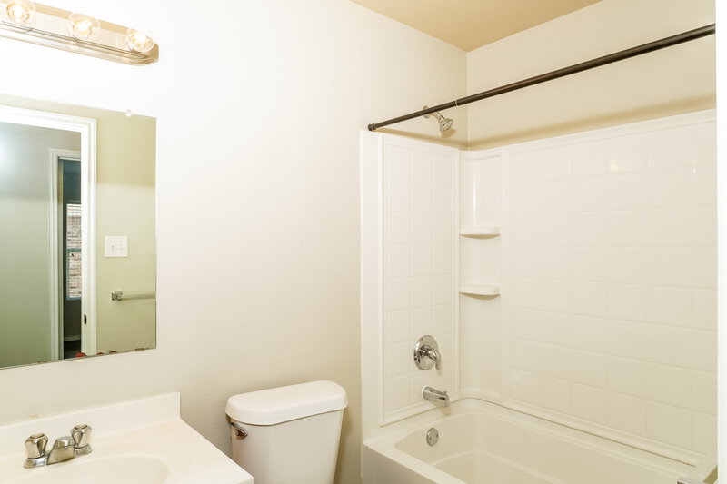 1,805/Mo, 229 Weber River Trl Fort Worth, TX 76140 Bathroom View