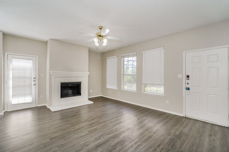 1,885/Mo, 6821 Prairie Hill Rd N Fort Worth, TX 76131 Living Room View 2