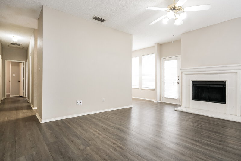 1,755/Mo, 6821 Prairie Hill Rd N Fort Worth, TX 76131 Misc View 3