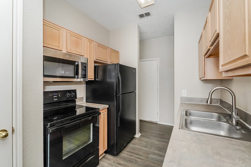 1,885/Mo, 6821 Prairie Hill Rd N Fort Worth, TX 76131 Kitchen View
