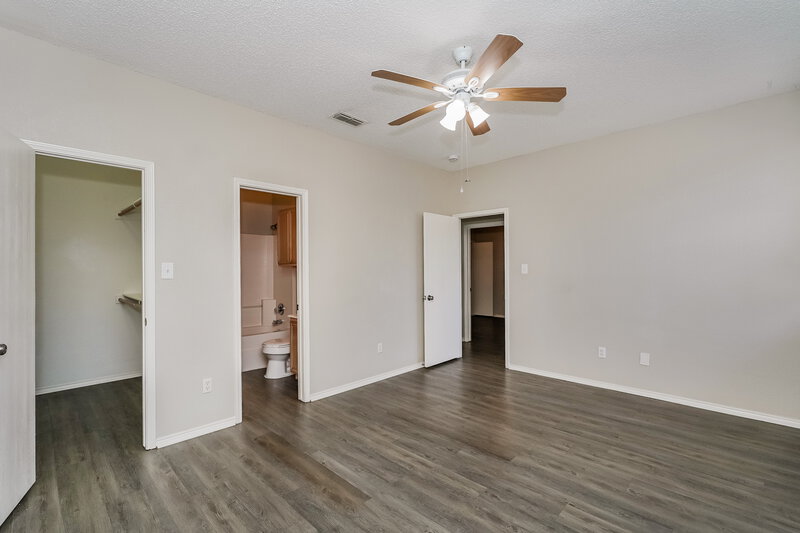 1,885/Mo, 6821 Prairie Hill Rd N Fort Worth, TX 76131 Main Bedroom View