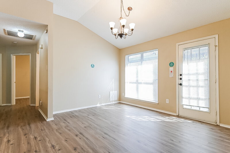 1,870/Mo, 4966 Marina del Rd Fort Worth, TX 76179 Dining Room View 2