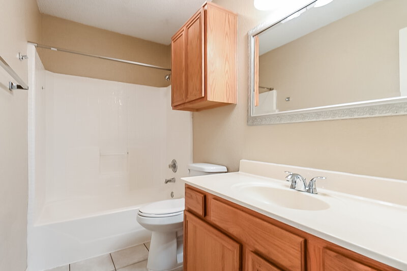 1,870/Mo, 4966 Marina del Rd Fort Worth, TX 76179 Bathroom View
