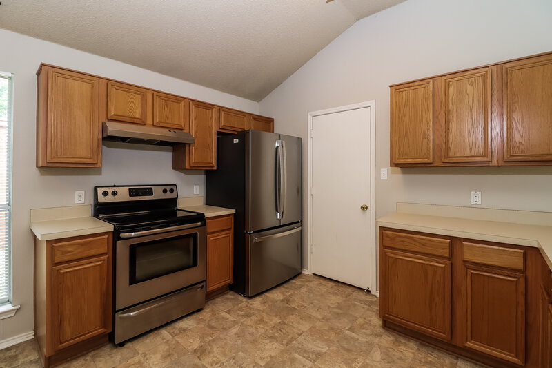 1,805/Mo, 10662 Flamewood Dr Fort Worth, TX 76140 Kitchen View