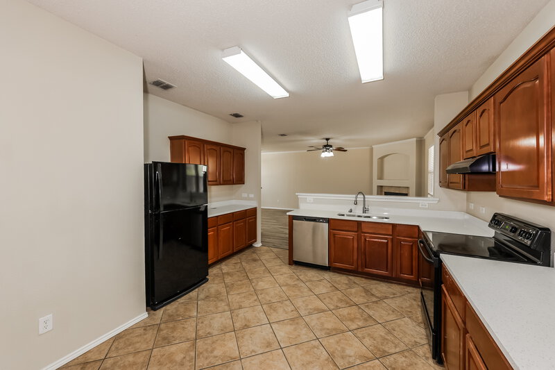 2,520/Mo, 7800 Seven Oaks Ln Denton, TX 76210 Kitchen View 2