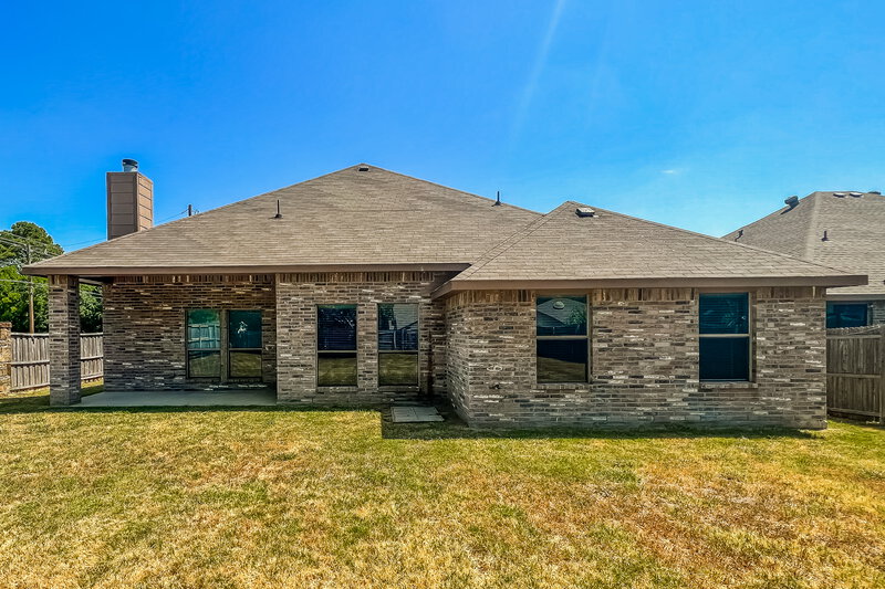 2,755/Mo, 1435 Julie St Seagoville, TX 75159 Rear View