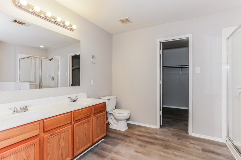 2,705/Mo, 3008 Southern Hills Ln Mesquite, TX 75181 Main Bathroom View
