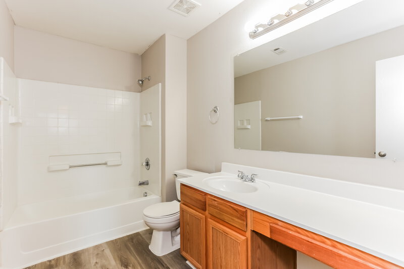 2,705/Mo, 3008 Southern Hills Ln Mesquite, TX 75181 Bathroom View