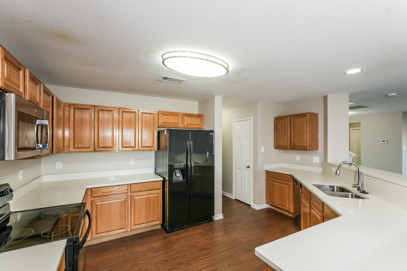 2,540/Mo, 5328 Nueces Ln Grand Prairie, TX 75052 Kitchen View