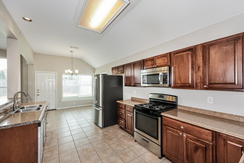 2,790/Mo, 4500 Clear Lake Ln Mesquite, TX 75150 Kitchen View