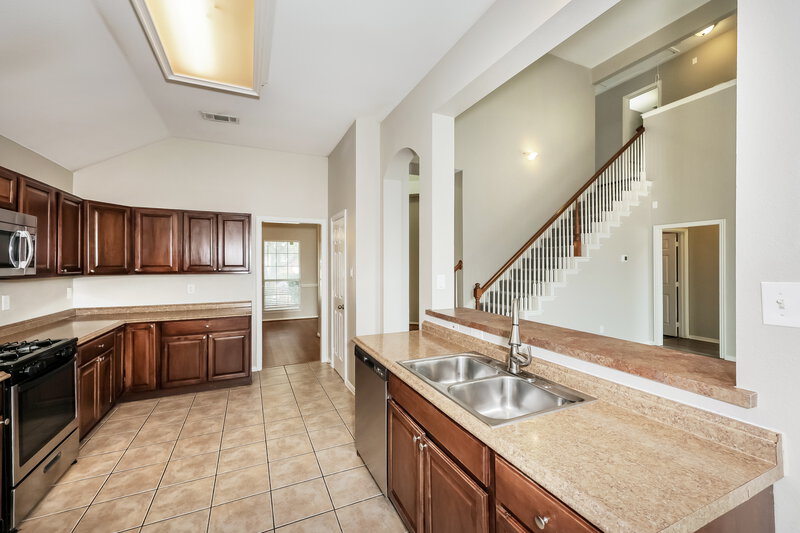 2,790/Mo, 4500 Clear Lake Ln Mesquite, TX 75150 Kitchen View 3
