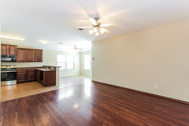 1,990/Mo, 124 Meadow Crest Dr Princeton, TX 75407 Living Room View