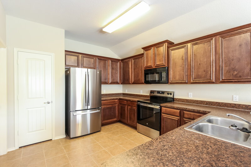 1,990/Mo, 124 Meadow Crest Dr Princeton, TX 75407 Kitchen View