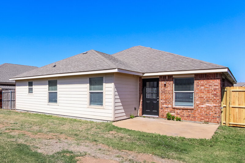 1,990/Mo, 124 Meadow Crest Dr Princeton, TX 75407 Rear View