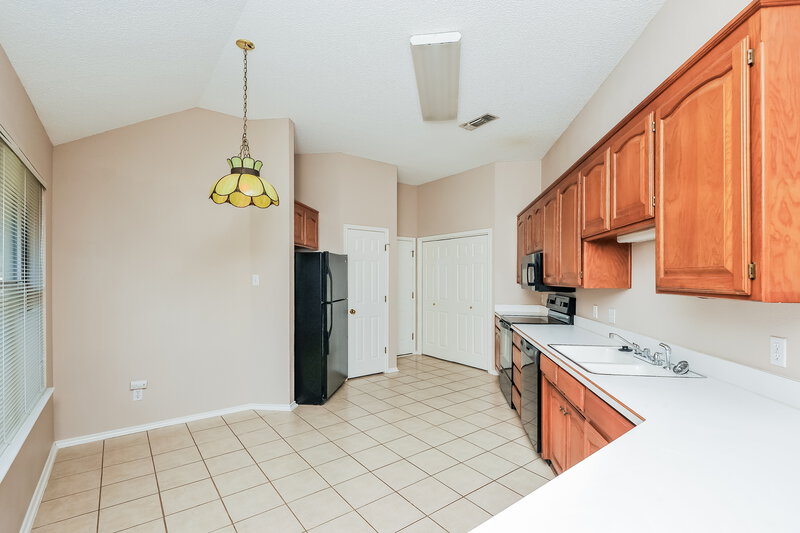 1,930/Mo, 7625 Mahonia Dr Fort Worth, TX 76133 Kitchen View