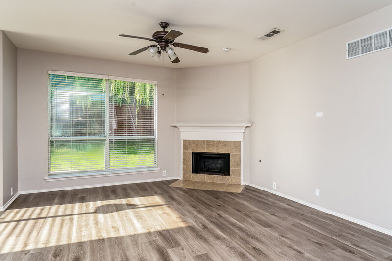 2,705/Mo, 1044 Wagon Trail Dr Little Elm, TX 75068 Living Room View