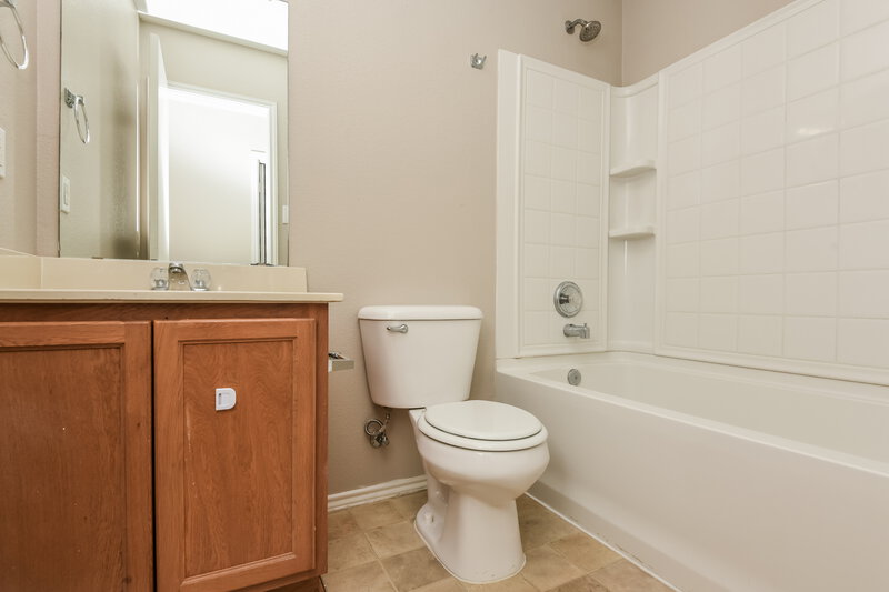1,775/Mo, 1924 Kittredge Way Justin, TX 76247 Bathroom View