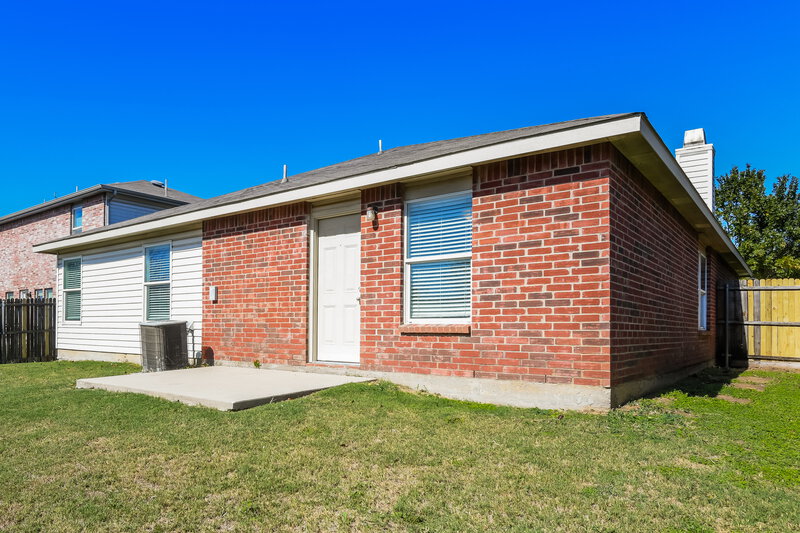 1,775/Mo, 1924 Kittredge Way Justin, TX 76247 Rear View 2