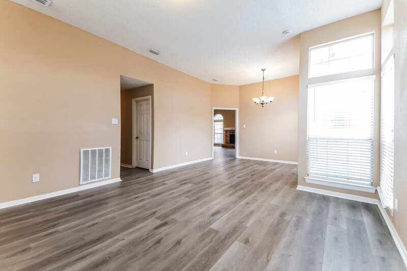 2,400/Mo, 2085 Cameo Dr Lewisville, TX 75067 Living Room View 2