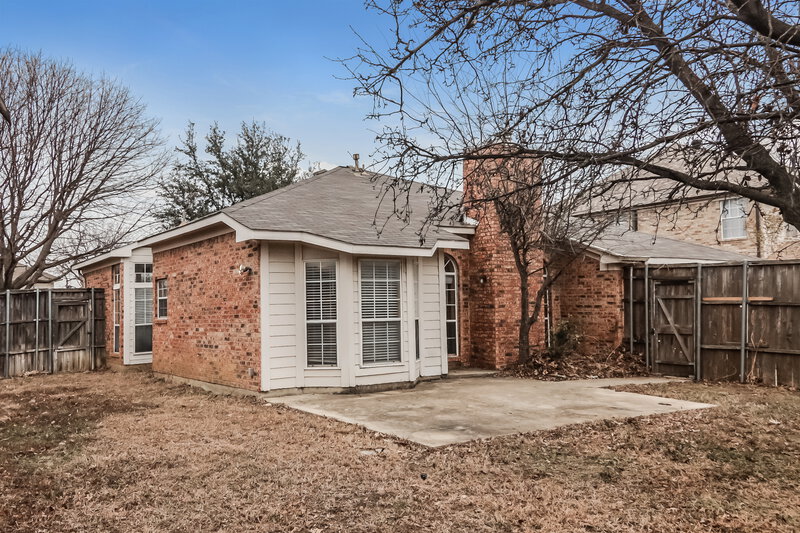 2,400/Mo, 2085 Cameo Dr Lewisville, TX 75067 Rear View
