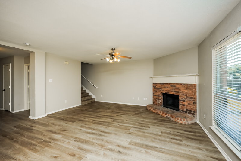 2,570/Mo, 3301 Doris Dr Denton, TX 76207 Living Room View