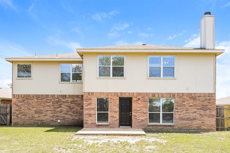 2,570/Mo, 3301 Doris Dr Denton, TX 76207 Rear View