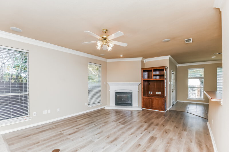 2,085/Mo, 2601 Silver Hill Dr Fort Worth, TX 76131 Living Room View