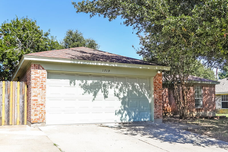 2,315/Mo, 1719 Wren Dr Mansfield, TX 76063 Front View