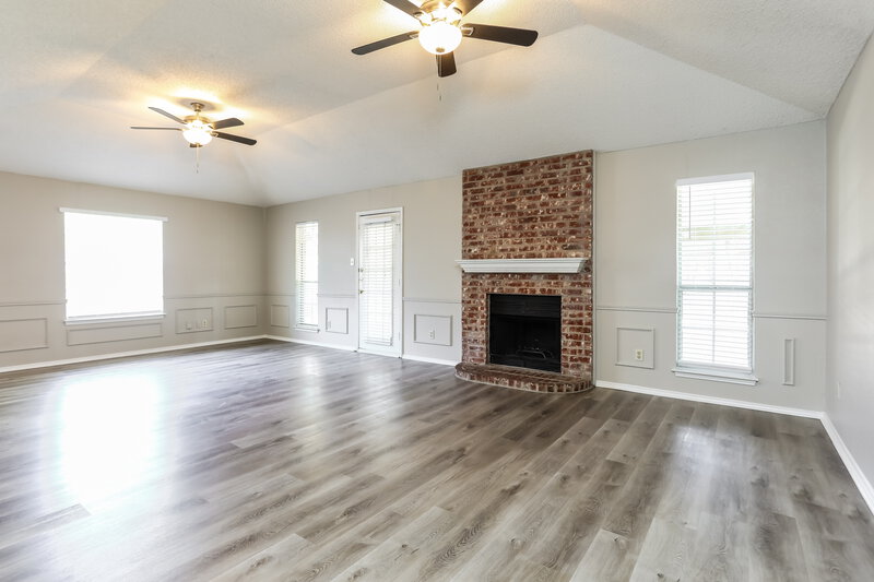 2,315/Mo, 1719 Wren Dr Mansfield, TX 76063 Living Room View